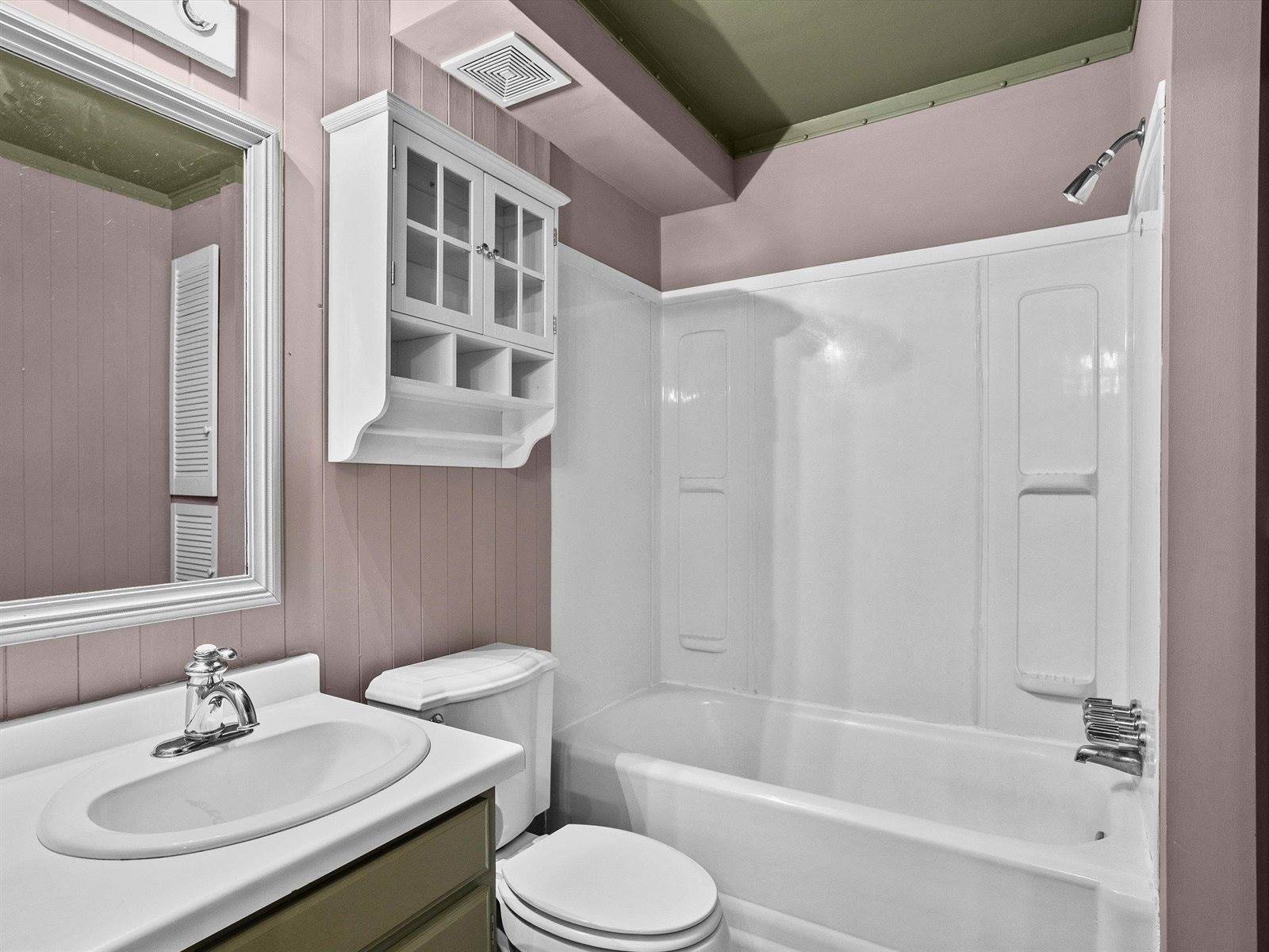 907 S Oak Avenue, Marshfield, WI 54449