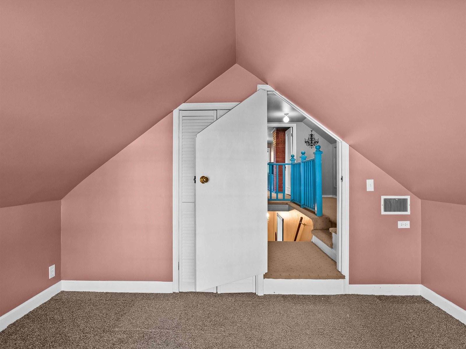 907 S Oak Avenue, Marshfield, WI 54449