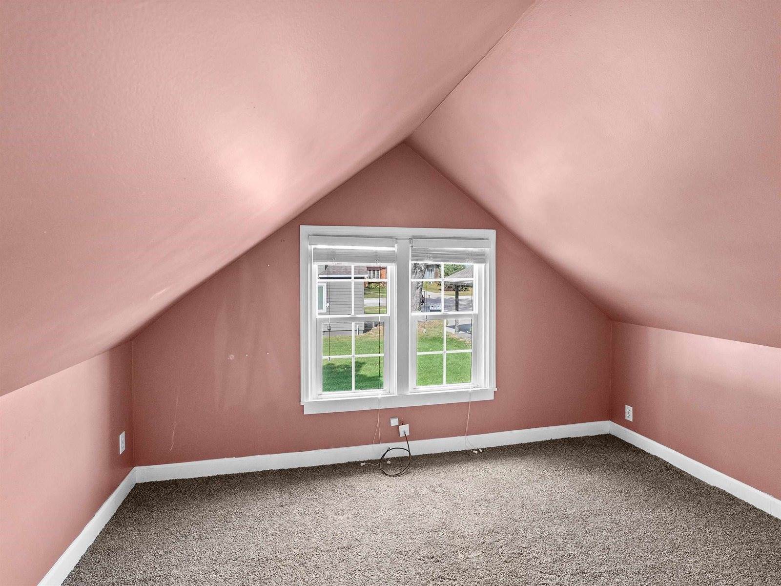 907 S Oak Avenue, Marshfield, WI 54449