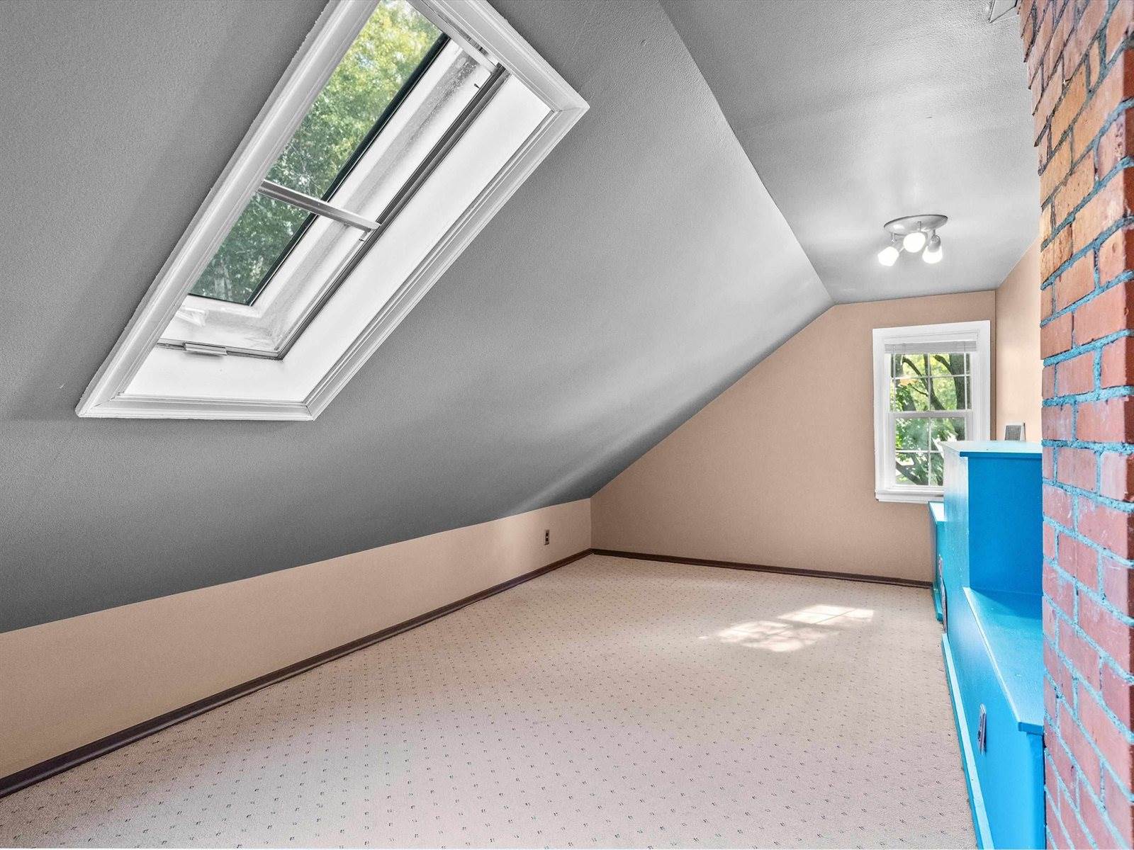 907 S Oak Avenue, Marshfield, WI 54449