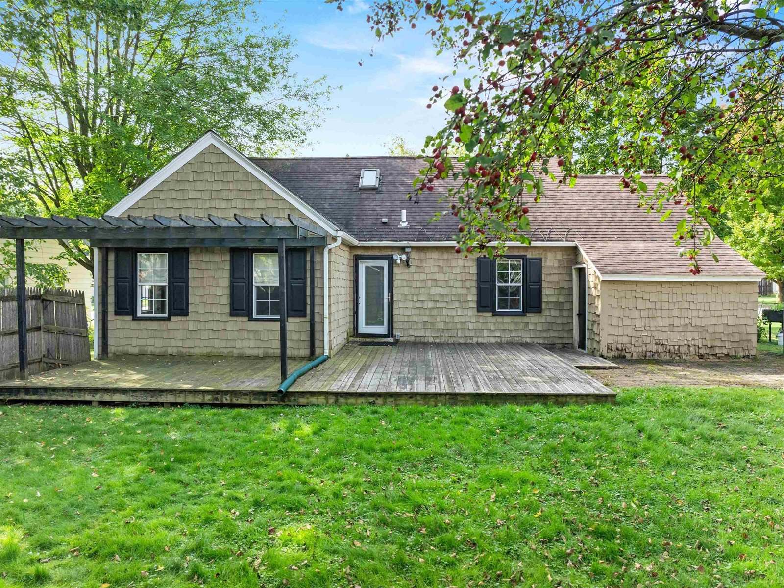 907 S Oak Avenue, Marshfield, WI 54449