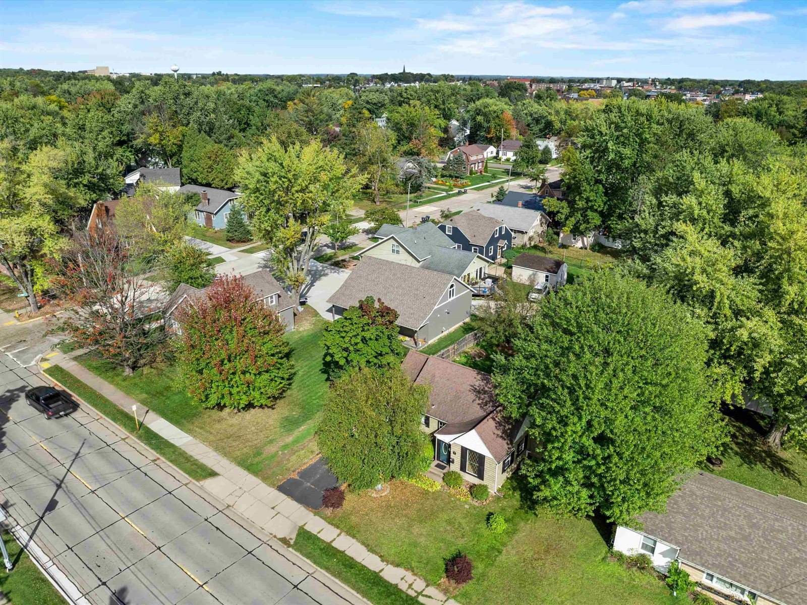 907 S Oak Avenue, Marshfield, WI 54449