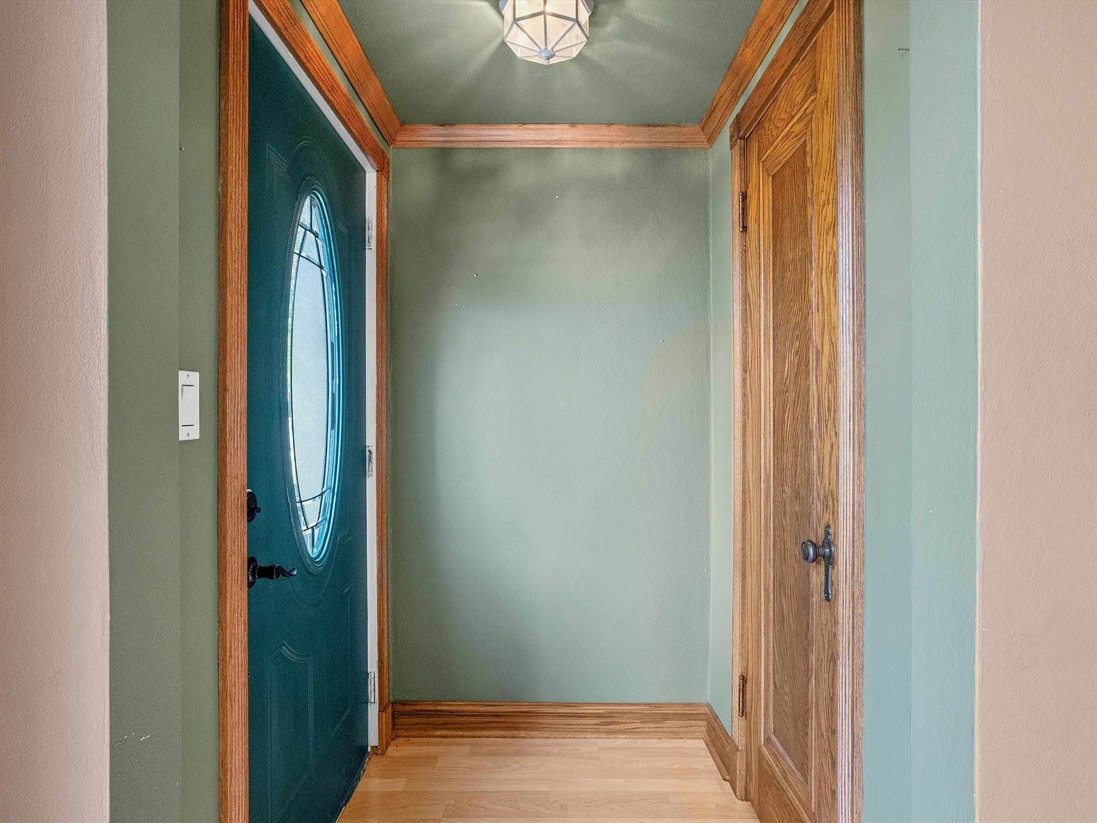 907 S Oak Avenue, Marshfield, WI 54449