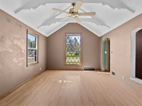 907 S Oak Avenue, Marshfield, WI 54449