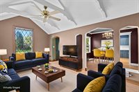 907 S Oak Avenue, Marshfield, WI 54449