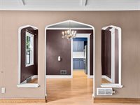 907 S Oak Avenue, Marshfield, WI 54449