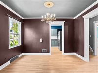 907 S Oak Avenue, Marshfield, WI 54449