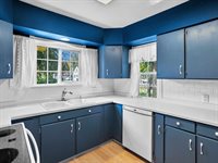 907 S Oak Avenue, Marshfield, WI 54449