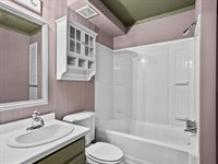 907 S Oak Avenue, Marshfield, WI 54449