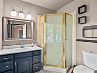 907 S Oak Avenue, Marshfield, WI 54449