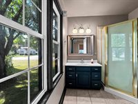 907 S Oak Avenue, Marshfield, WI 54449