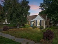 907 S Oak Avenue, Marshfield, WI 54449