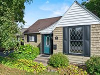 907 S Oak Avenue, Marshfield, WI 54449