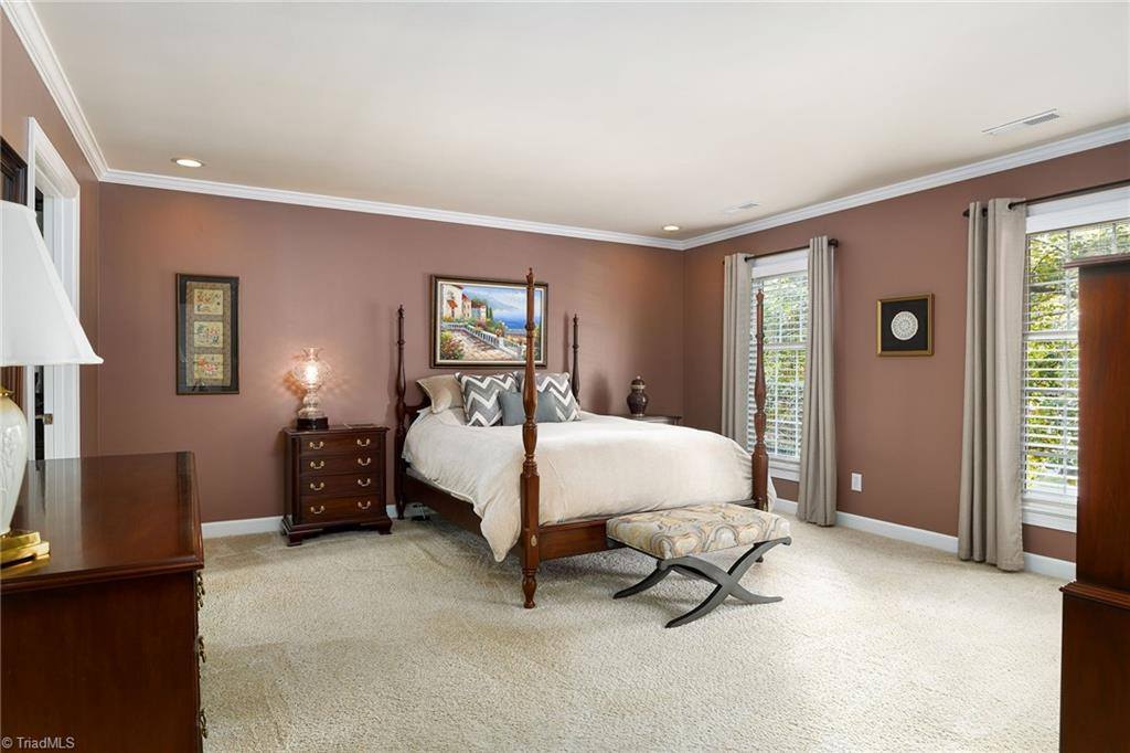 5642 Regents Park Road, Kernersville, NC 27284