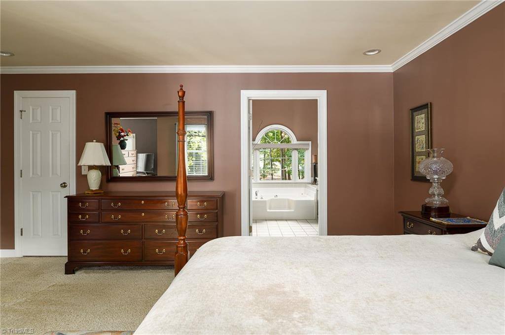 5642 Regents Park Road, Kernersville, NC 27284