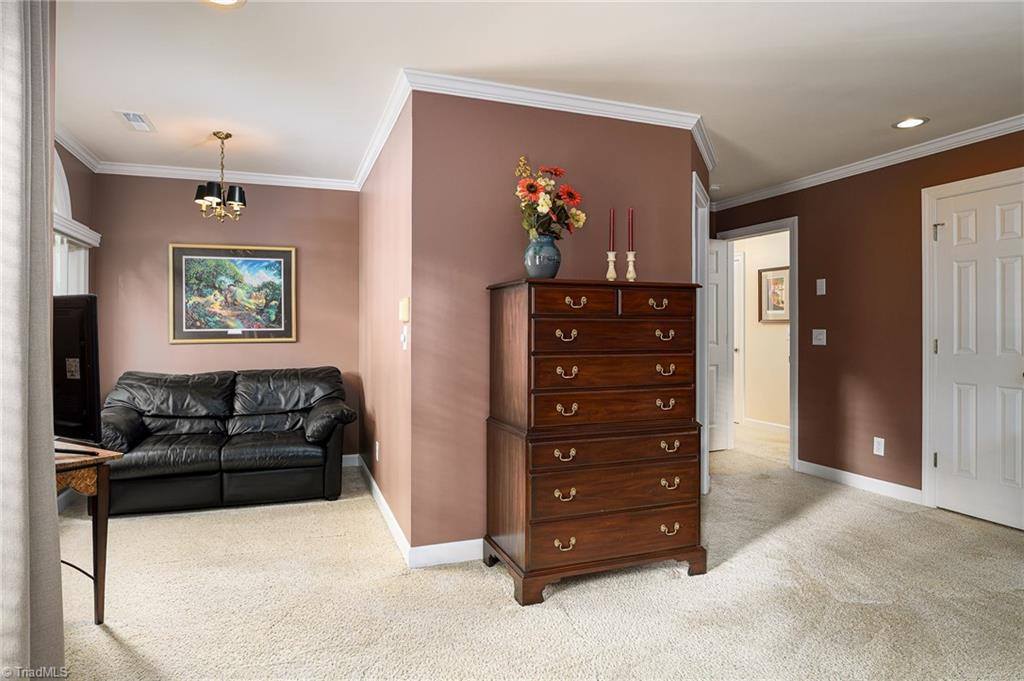 5642 Regents Park Road, Kernersville, NC 27284