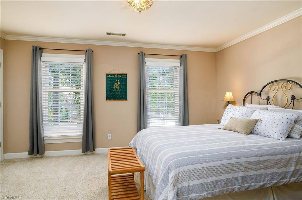 5642 Regents Park Road, Kernersville, NC 27284