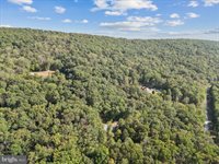 Potters Court, Gerrardstown, WV 25420