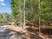 Potters Court, Gerrardstown, WV 25420