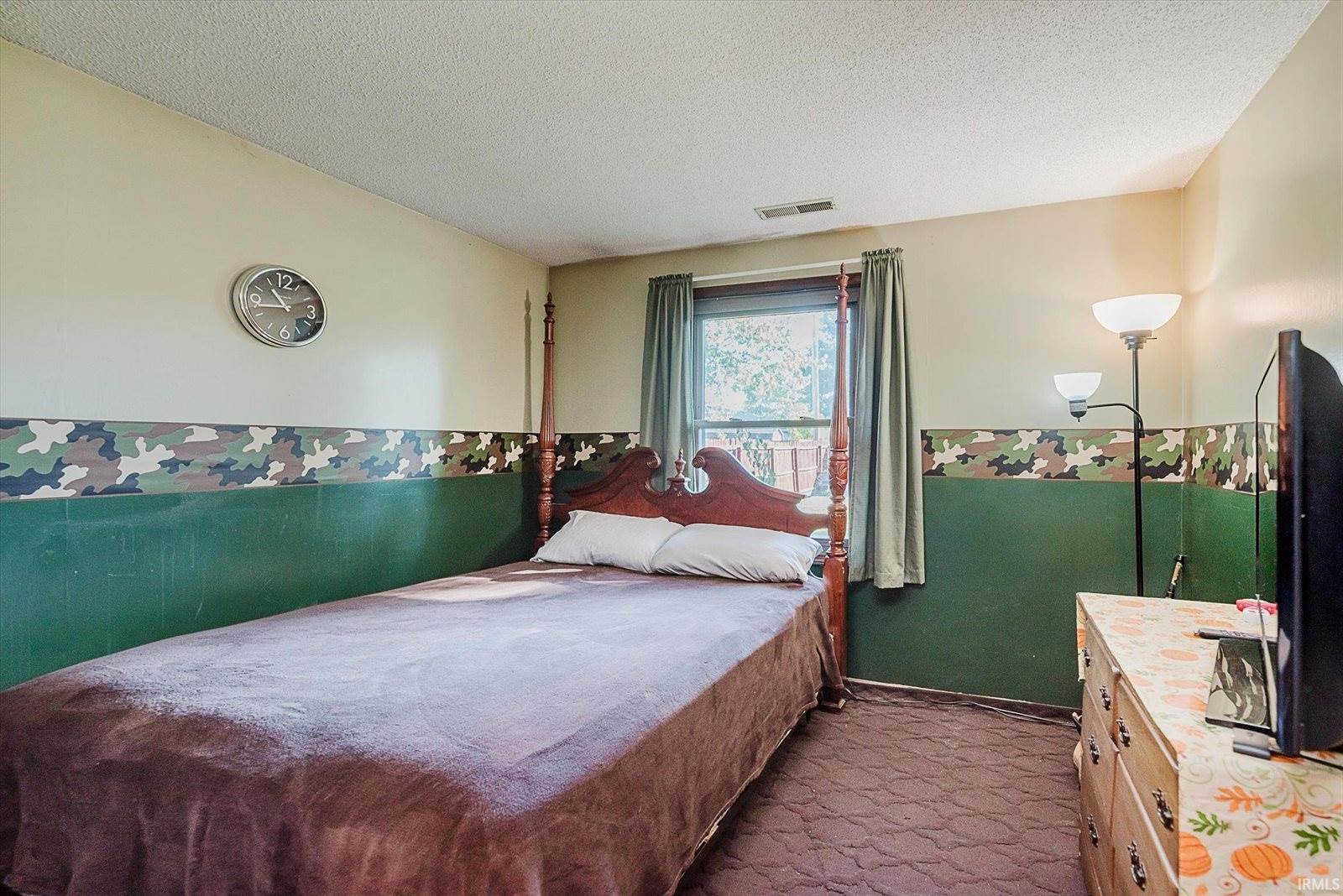 40 Maple Court, Hartford City, IN 47348