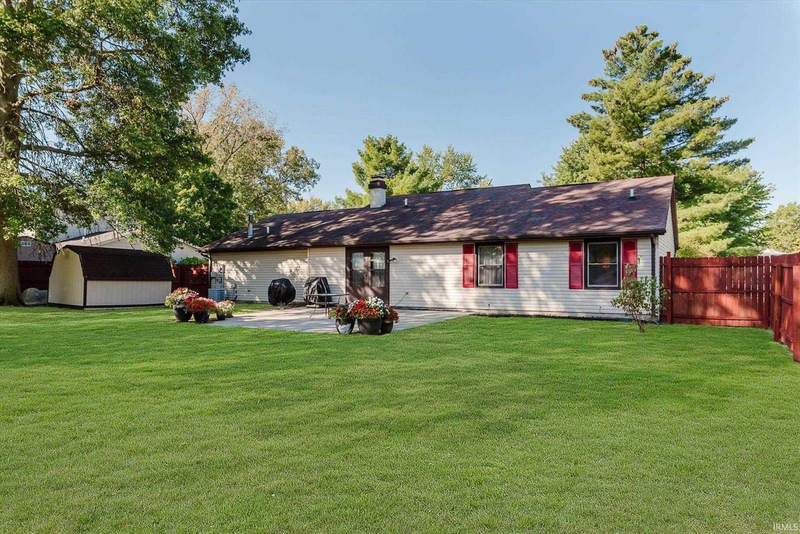 40 Maple Court, Hartford City, IN 47348