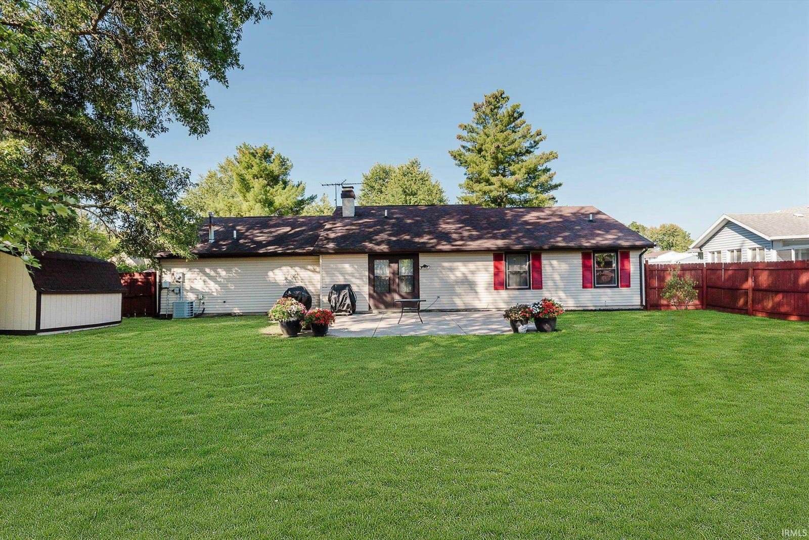 40 Maple Court, Hartford City, IN 47348