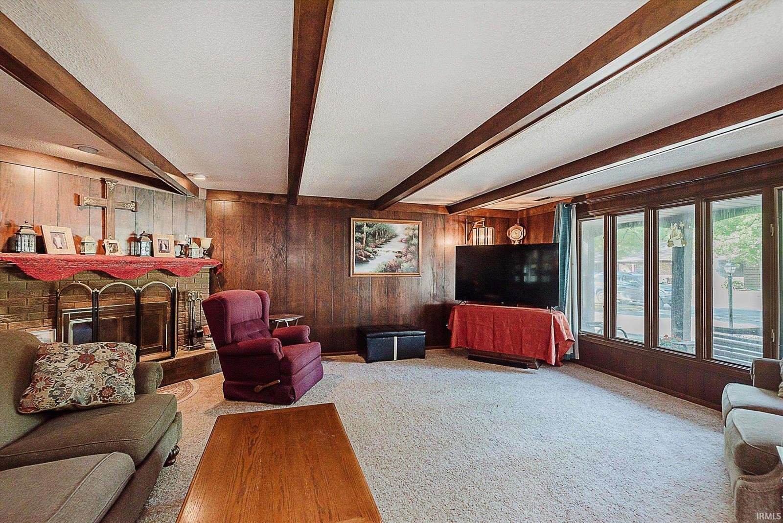 40 Maple Court, Hartford City, IN 47348