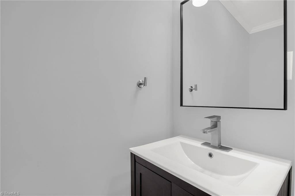 2434 New Walkertown Road, Winston-Salem, NC 27101