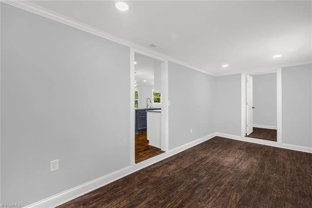 2434 New Walkertown Road, Winston-Salem, NC 27101