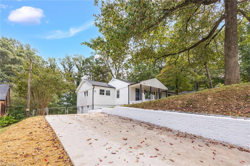 2434 New Walkertown Road, Winston-Salem, NC 27101