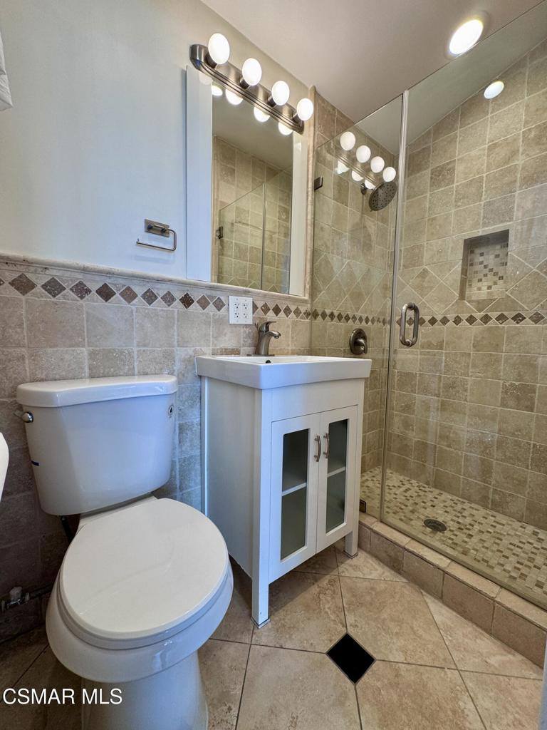 20445 Miranda Street, Woodland Hills, CA 91367