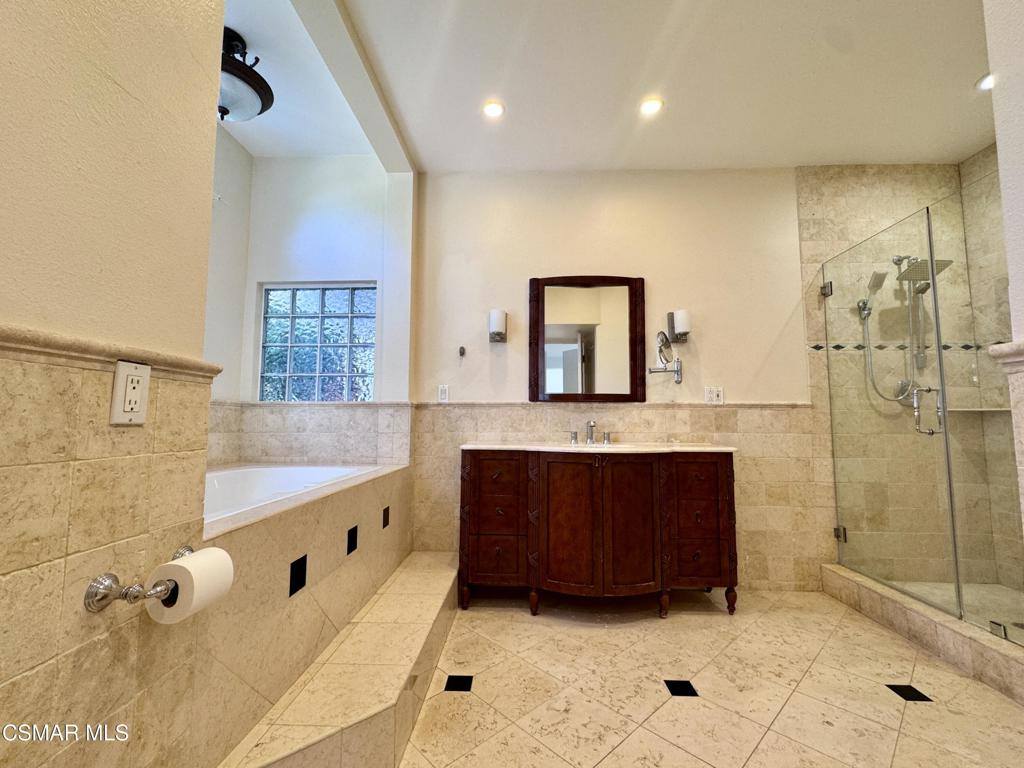 20445 Miranda Street, Woodland Hills, CA 91367