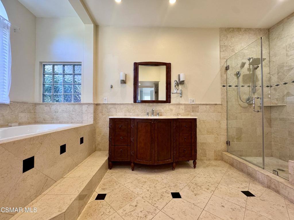 20445 Miranda Street, Woodland Hills, CA 91367