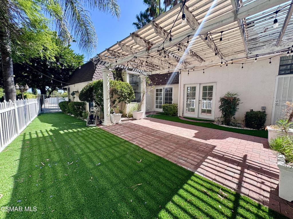 20445 Miranda Street, Woodland Hills, CA 91367