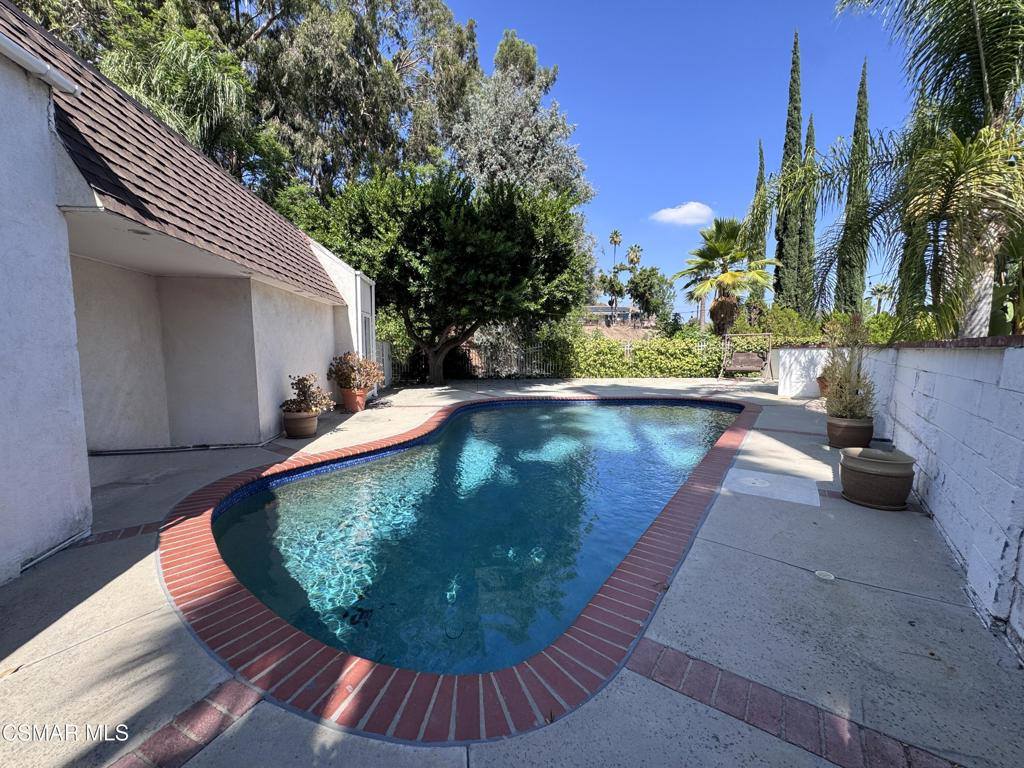 20445 Miranda Street, Woodland Hills, CA 91367