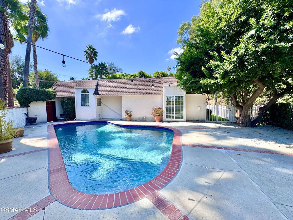 20445 Miranda Street, Woodland Hills, CA 91367