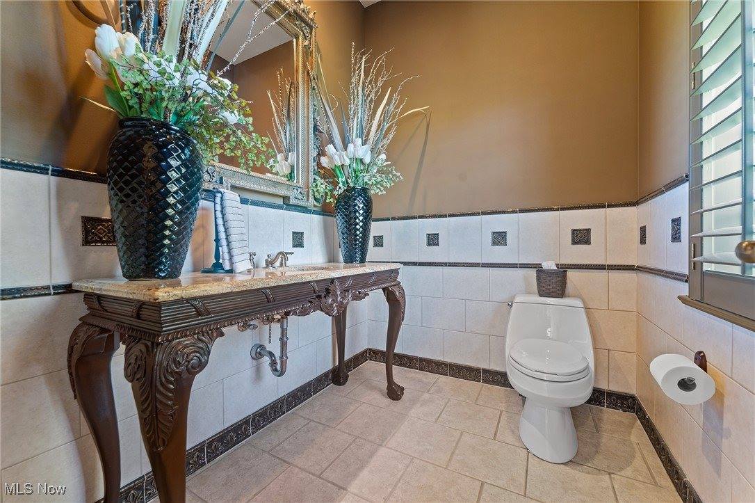 8068 Maplevale Drive, Canfield, OH 44406