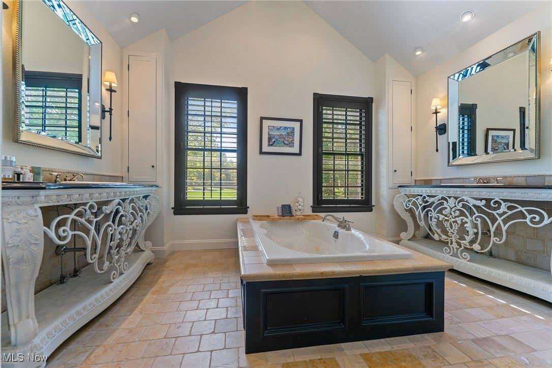 8068 Maplevale Drive, Canfield, OH 44406