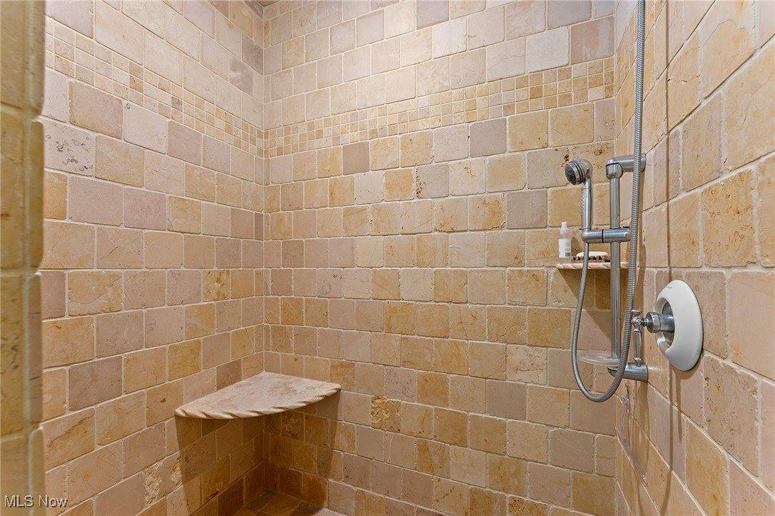 8068 Maplevale Drive, Canfield, OH 44406