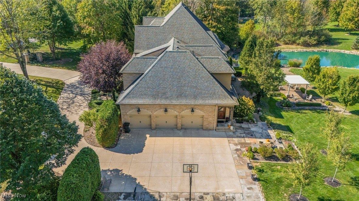 8068 Maplevale Drive, Canfield, OH 44406