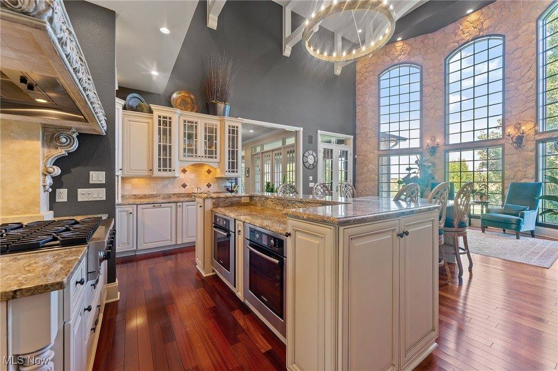 8068 Maplevale Drive, Canfield, OH 44406