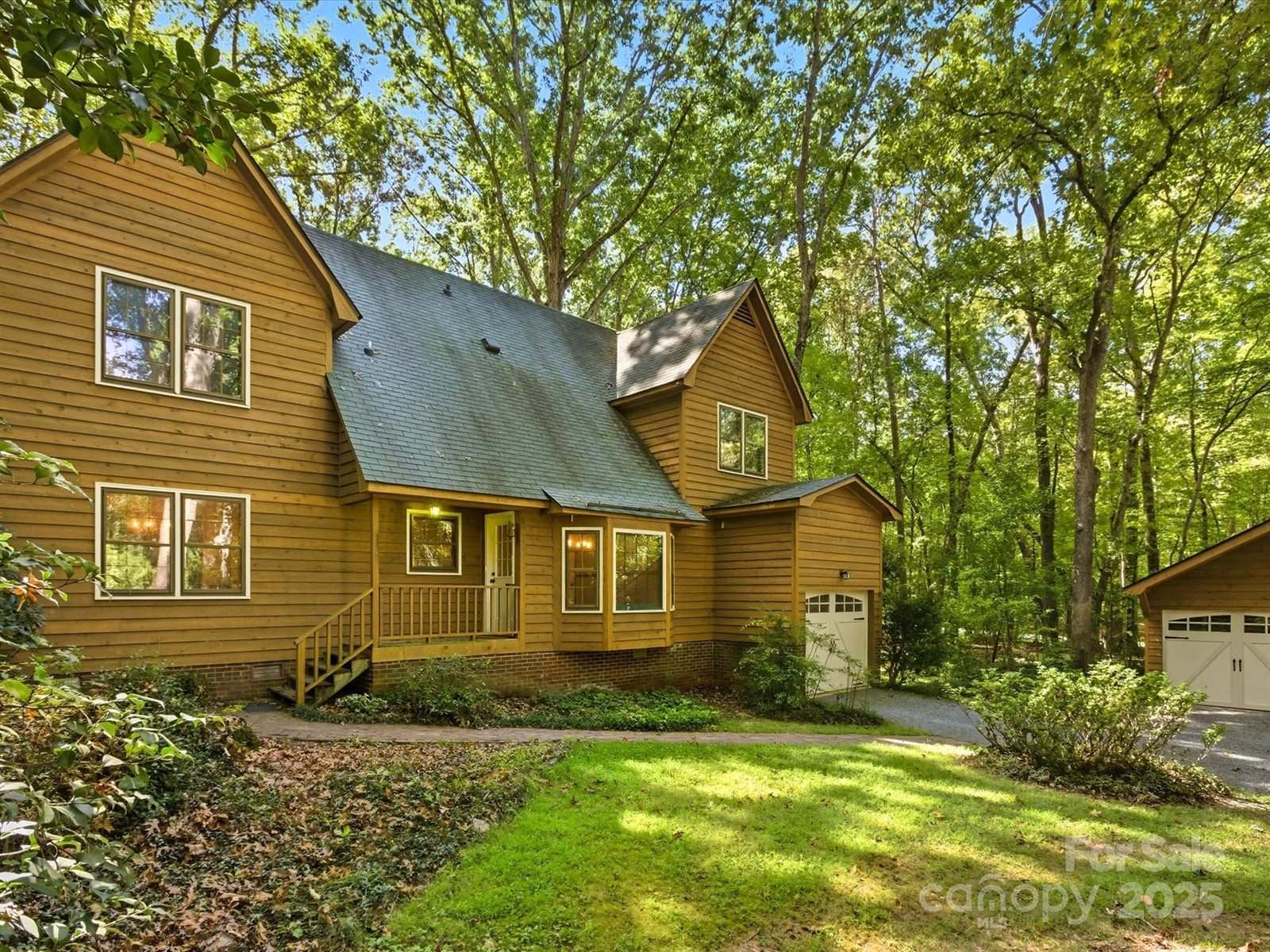 100 Canterbury Lane, Matthews, NC 28104