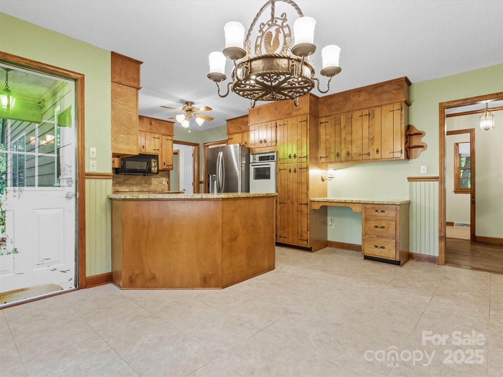 100 Canterbury Lane, Matthews, NC 28104