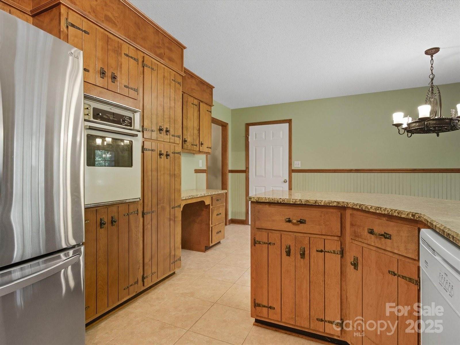 100 Canterbury Lane, Matthews, NC 28104