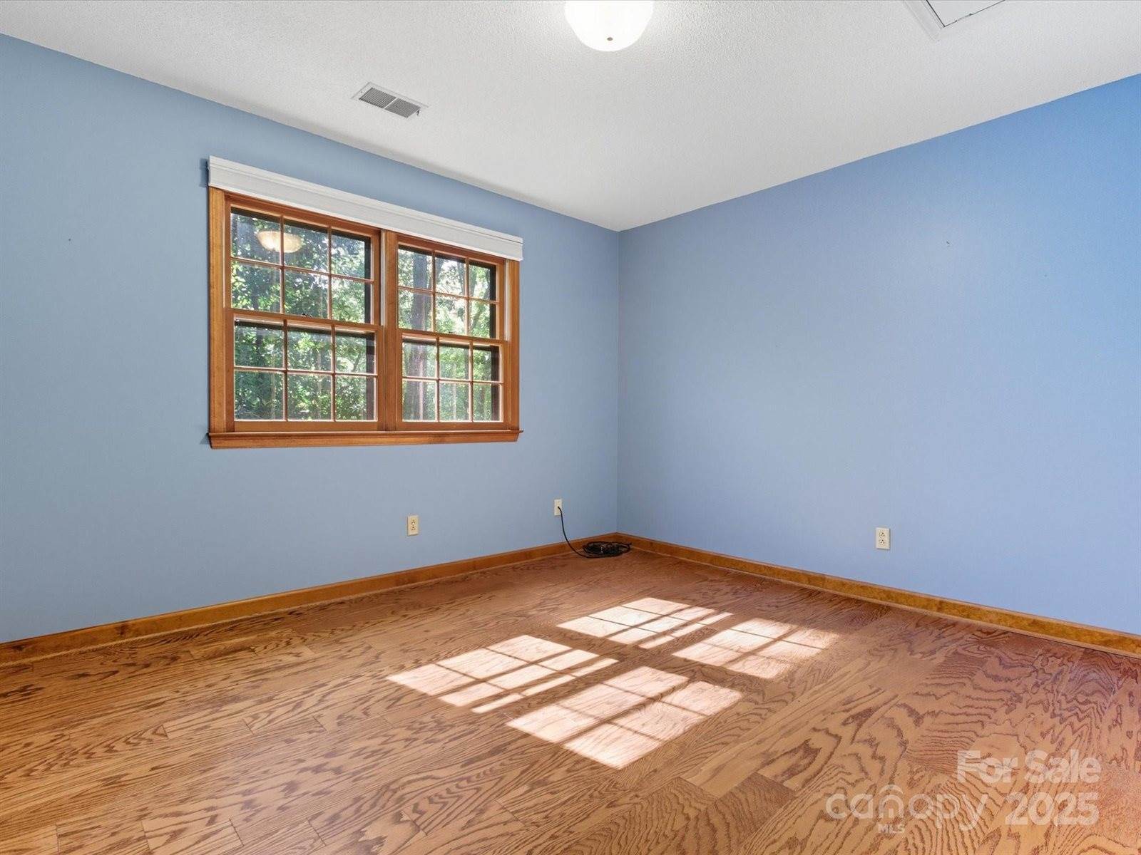 100 Canterbury Lane, Matthews, NC 28104