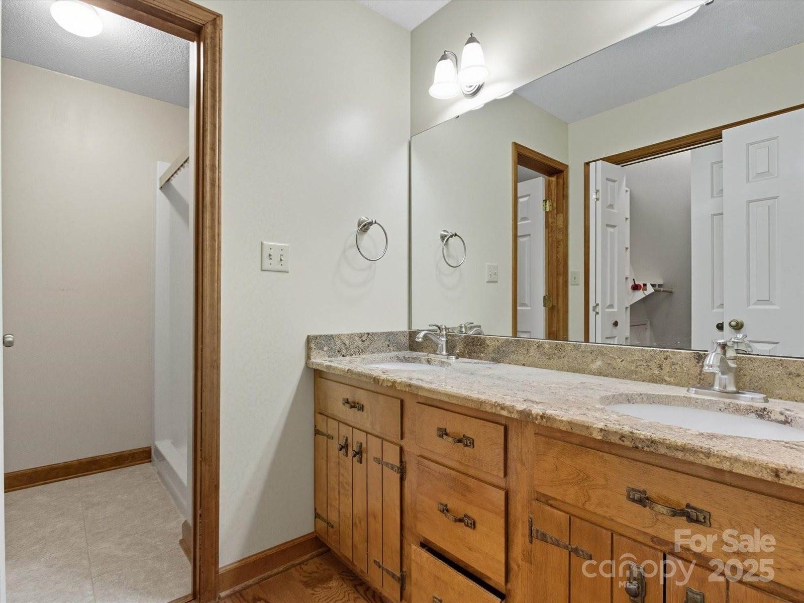 100 Canterbury Lane, Matthews, NC 28104