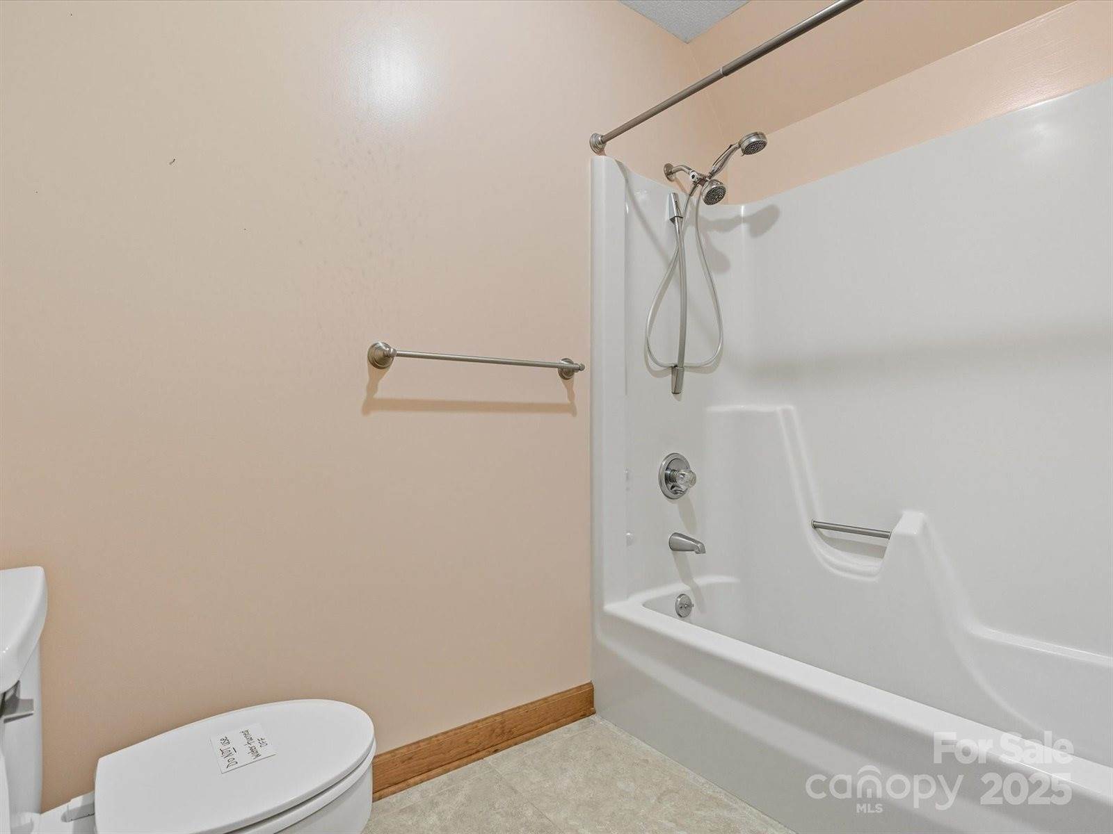 100 Canterbury Lane, Matthews, NC 28104