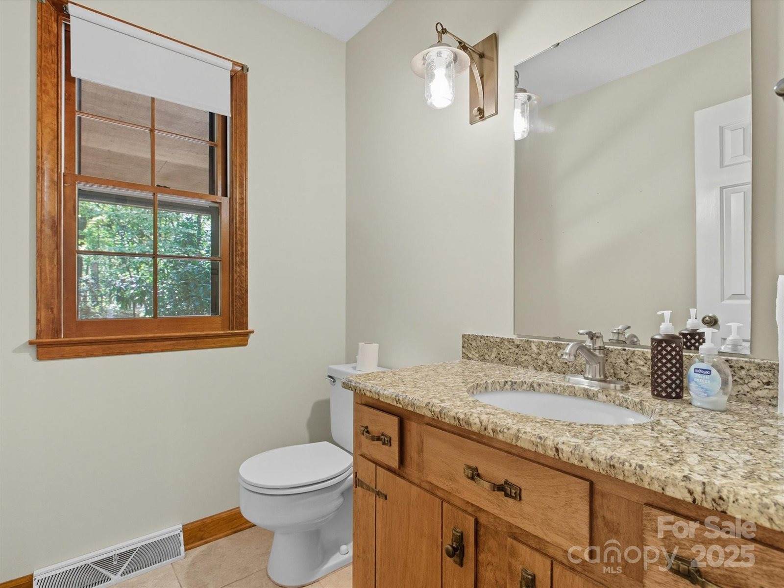 100 Canterbury Lane, Matthews, NC 28104