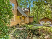 100 Canterbury Lane, Matthews, NC 28104