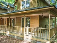 100 Canterbury Lane, Matthews, NC 28104